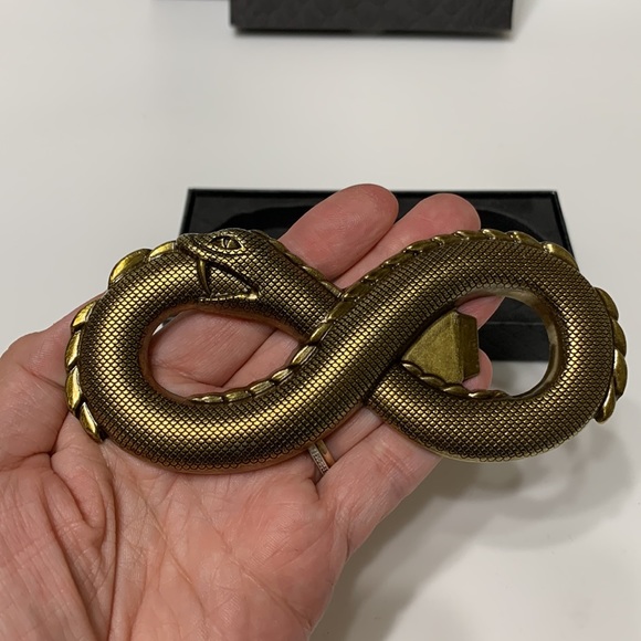 The WALKING DEAD Snake Bottle opener - Picture 5 of 11